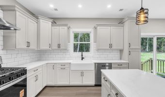 70 Seurat St, Barnegat, NJ 08005