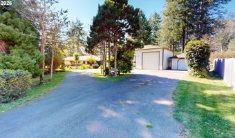 925 7TH St, Brookings, OR 97415
