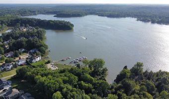 792 Nancy Dr, Aurora, OH 44202