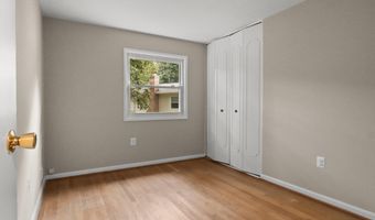 8504 CANTERBURY Dr, Annandale, VA 22003