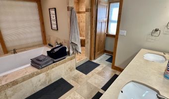 1428 Meadow Dr, Arnold, CA 95223