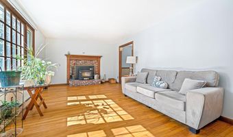 8 Pine Acres Rd, Amherst, NH 03031