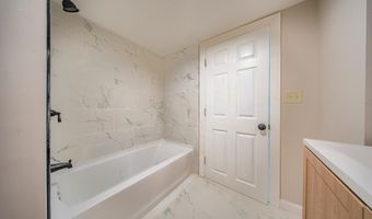 71 Pearl St, Bath, ME 04530