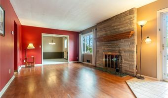 1925 Quayle Dr, Akron, OH 44312