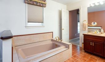 2 Turnberry Cir 113, Bedford, NH 03110