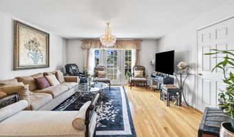 145 W 1ST St, Bayonne, NJ 07002