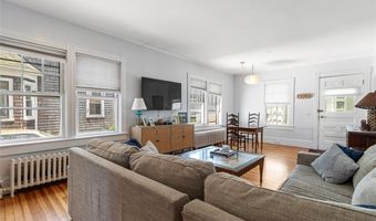 4 Findlay Pl, Newport, RI 02840