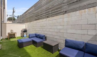 7661 University Ave 103, La Mesa, CA 91942