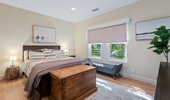 17980 Rancho St, Encino, CA 91316