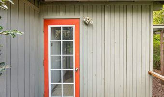 767 Twin Pines Cir, Ashland, OR 97520