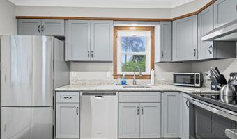 18 Oxford Rd, Albany, NY 12203