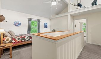 8 Panaway Dr, Campton, NH 03223