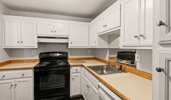 733 W Main St G, Barnstable, MA 02630