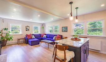 221 Lincolnville Ave, Belfast, ME 04915