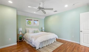 15 Shore Dr, Barrington, RI 02806