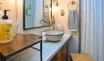 1003 N APPLETON St, Appleton, WI 54911