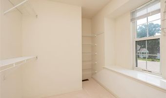 742 Arbor Ridge Ct, Ballwin, MO 63021