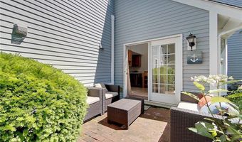 521 Corey Ln, Middletown, RI 02842