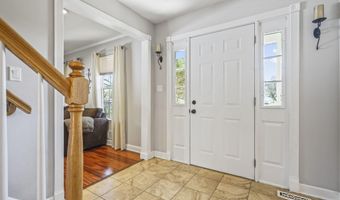 6 Huckleberry Ln, New Egypt, NJ 08533
