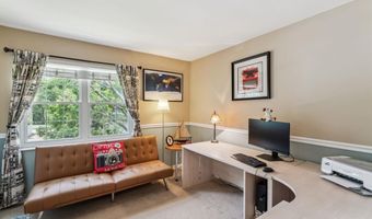 278 Oakleigh Woods Dr, Ballwin, MO 63011