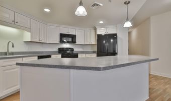 65 Hawthorne Dr 115, Bedford, NH 03110