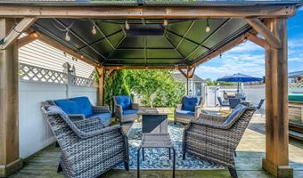 29 North Plz, Amity Harbor, NY 11701