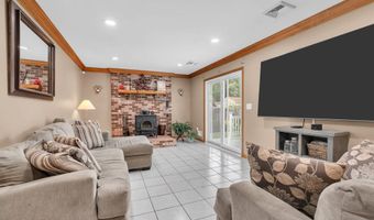 633 Spray Ave, Beachwood, NJ 08722