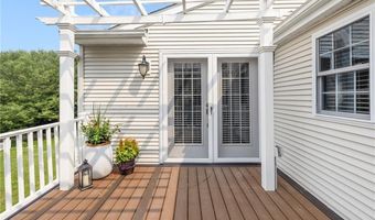 584 Blackrock Rd, Coventry, RI 02816