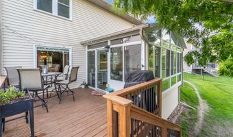 410 Oakwood Ct, Altoona, IA 50009