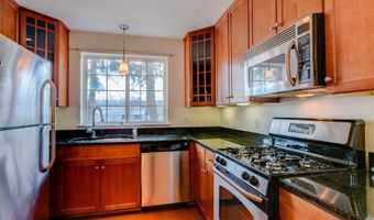 4061 FOUR MILE RUN Dr 202, Arlington, VA 22204