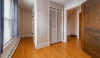 744 Hammond St, Bangor, ME 04401
