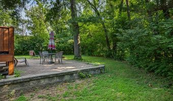 237 Valleyoak Ct, Ballwin, MO 63021