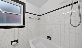 9006 Quandt Ave, Allen Park, MI 48101