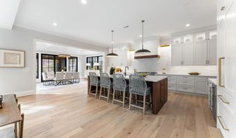 3556 N VALLEY St, Arlington, VA 22207