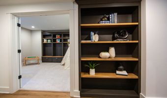 3899 Chapel Hill Ct, Bargersville, IN 46106
