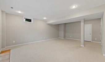 19608 EDGEMONT Sq, Ashburn, VA 20147