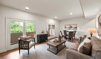 1026 Claytonbrook Dr, Ballwin, MO 63011