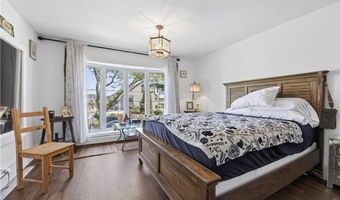 16 Courtway St, Narragansett, RI 02882