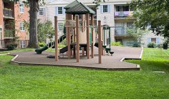 878 COLLEGE Pkwy #103, Rockville, MD 20850