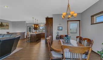 932 Waters Edge Cir, Avon, MN 56310