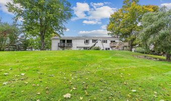 12 Greta Dr, Danbury, CT 06810