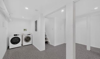 322 Princeton Dr SE, Albuquerque, NM 87106