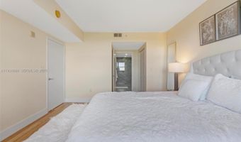 19501 W Country Club Dr 1202, Aventura, FL 33180