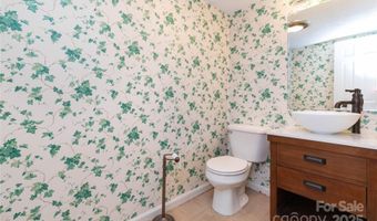 6 Woodmere Dr, Arden, NC 28704