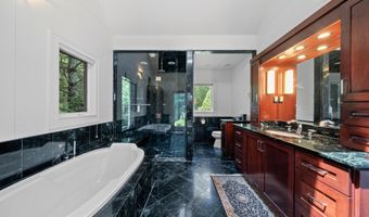 476 Baxter Neck Rd, Barnstable, MA 02630