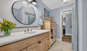 1043 LAKESIDE Dr, Apopka, FL 32712