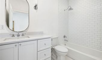 349 SE 4th St, Bentonville, AR 72712