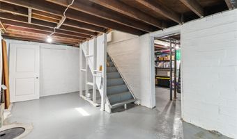 4518 Kingman Blvd, Des Moines, IA 50311