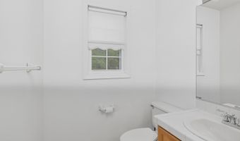 19025 Essex Dr, Abingdon, VA 24211