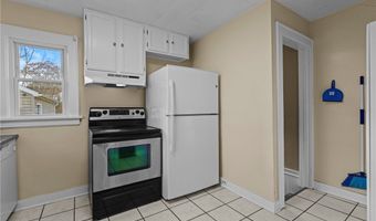 640 Plainfield Rd, Akron, OH 44312